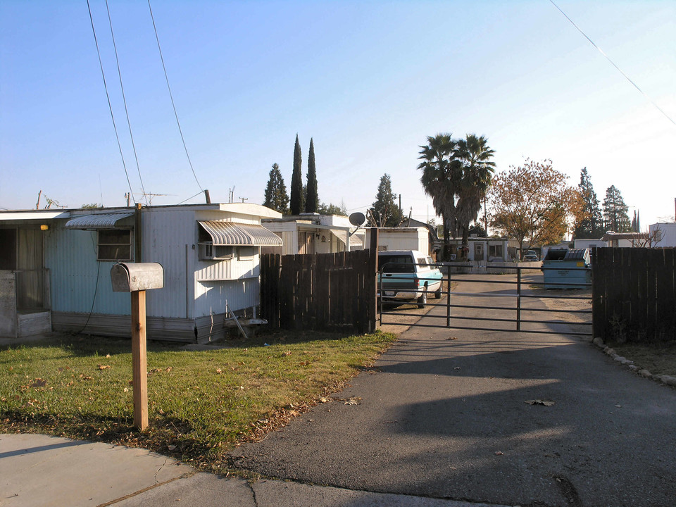 Modesto Mobile Home Park in Riverbank, CA - Building Photo