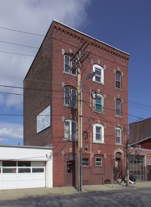 605 S Bridge St in Holyoke, MA - Foto de edificio