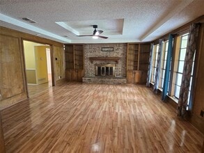 925 Shell Ln in Lancaster, TX - Building Photo - Building Photo