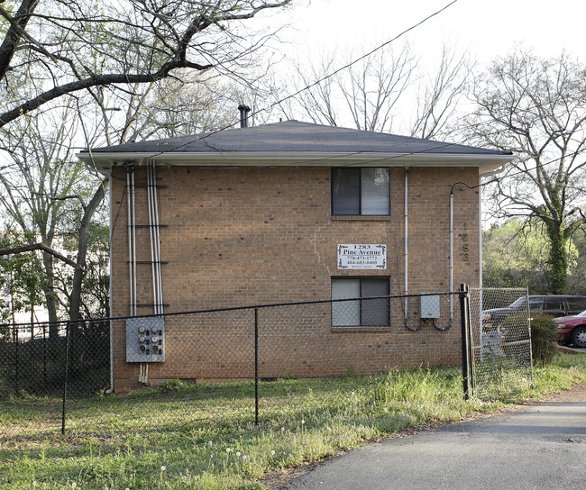 1283 Pine Ave in Atlanta, GA - Foto de edificio - Building Photo