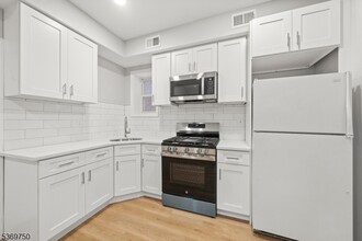 57 Henry St in Passaic, NJ - Building Photo - Building Photo