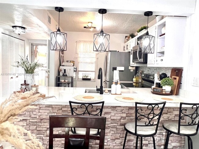 2811 Somerset Dr in Lauderdale Lakes, FL - Building Photo - Building Photo