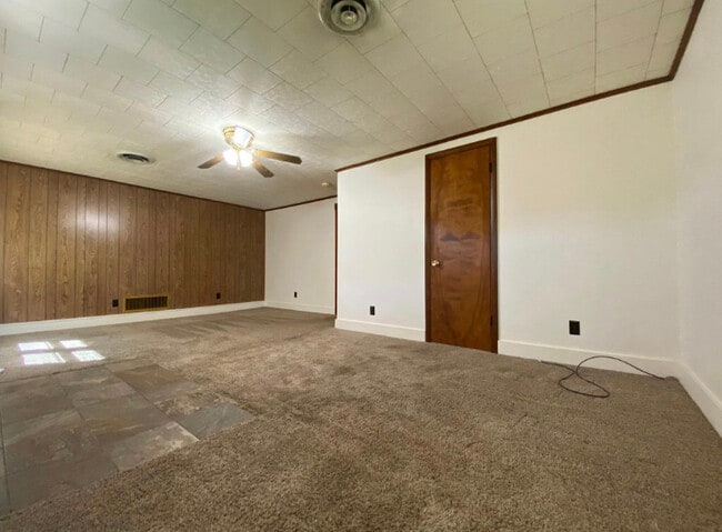 717 Fairchance Rd in Morgantown, WV - Foto de edificio - Building Photo