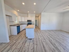 10129 Harley Leighton Rd in Redding, CA - Building Photo - Building Photo