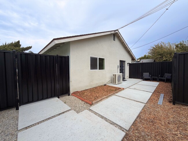 property at 1518 Warwick Ave