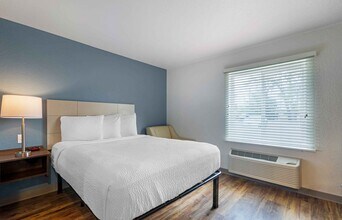 Furnished Studio-Tampa - Northeast in Tampa, FL - Building Photo - Building Photo