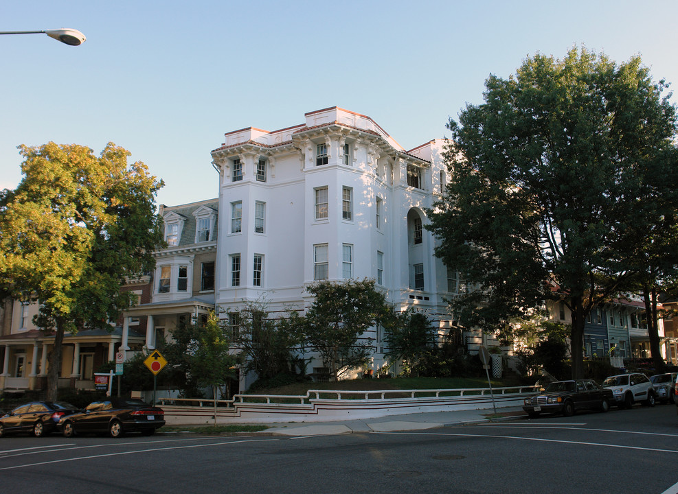 1741 Lanier Pl NW in Washington, DC - Building Photo