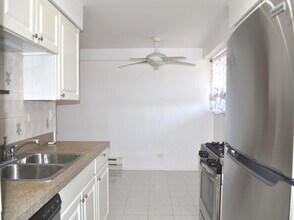 1830 Knights Bridge Dr in Mount Prospect, IL - Building Photo - Building Photo