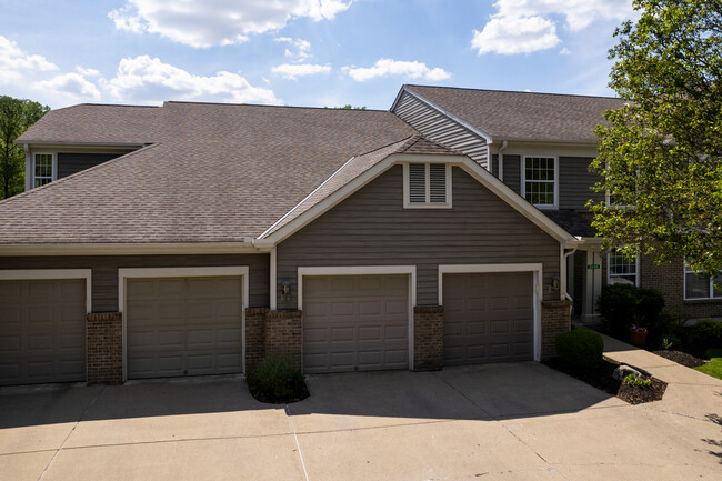 Emerald Springs Condominiums in Crescent Springs, KY - Building Photo - Building Photo