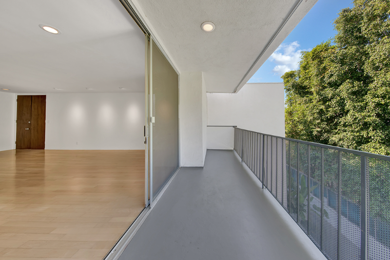 1147 N Clark St, Unit 306 in West Hollywood, CA - Building Photo