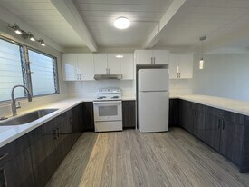 861 Ala Lilikoi St in Honolulu, HI - Building Photo