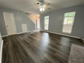 2012 Oakwood Dr in Stockbridge, GA - Building Photo - Building Photo