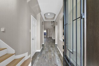 9222 Sunlight Oak Ln in Houston, TX - Foto de edificio - Building Photo