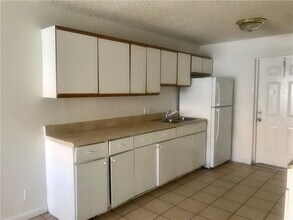 1038 NW 8th Ave in Fort Lauderdale, FL - Building Photo - Building Photo