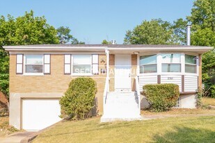 2781 Pickmeier Ln in Cincinnati, OH - Building Photo