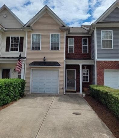 property at 2954 Greyhawk Ln