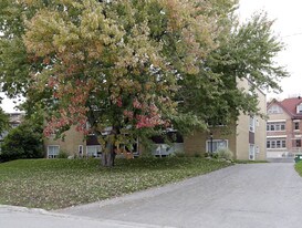 108 Kempenfelt Dr Apartments