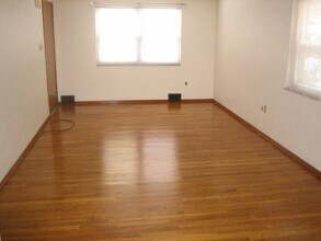 149 S Euclid Ave, Unit 1 in Pittsburgh, PA - Building Photo - Building Photo