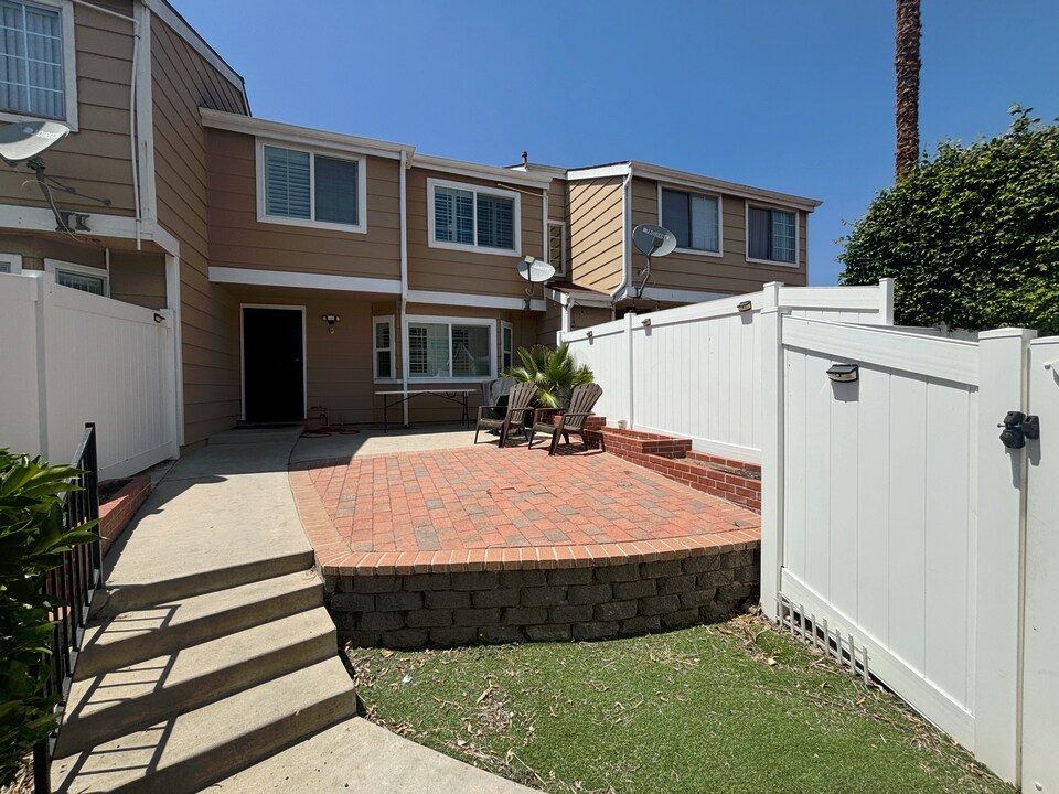 14200 Polk St, Unit 60 in Sylmar, CA - Building Photo