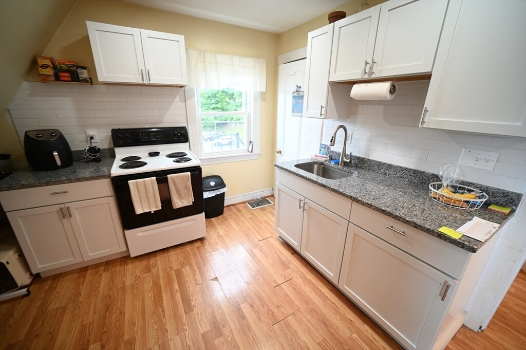 28 Academy Hill Rd in Boston, MA - Building Photo