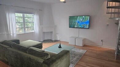 750 Española Wy in Miami Beach, FL - Building Photo - Building Photo