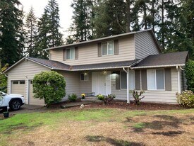 13540 NE 190th Pl in Woodinville, WA - Building Photo