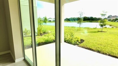 15082 Shady Palms Ln in Nokomis, FL - Building Photo - Building Photo