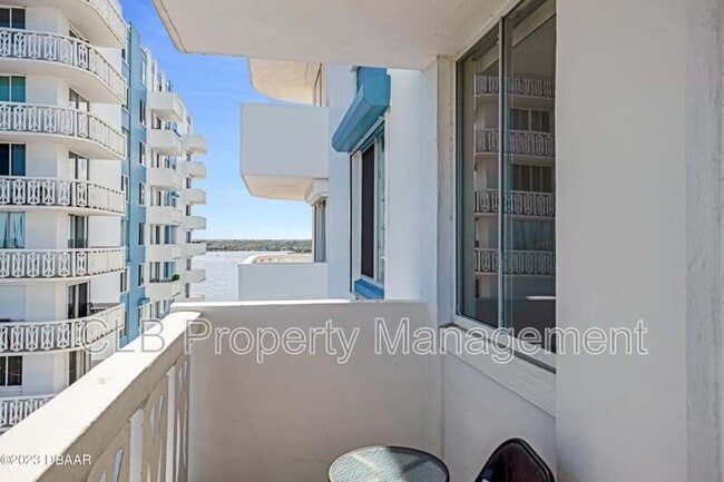 935 N Halifax Ave in Daytona Beach, FL - Building Photo - Building Photo