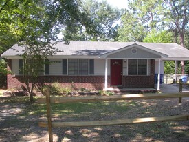 2900 Holt Dr in Columbia, SC - Building Photo