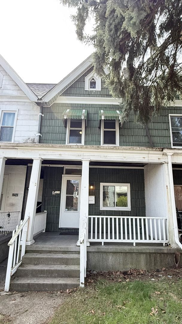 property at 136 Rochelle St