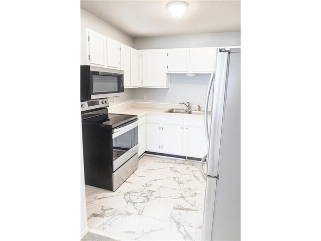 property at 9 Heights Rd NE