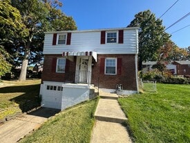 376 Terrace Pl in Oakmont, PA - Building Photo