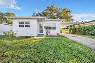 6326 SW 24th St in Miramar, FL - Building Photo