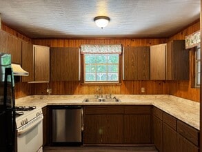 1330 Dr Martin Luther King Jr Rd in Crawfordville, FL - Building Photo - Building Photo