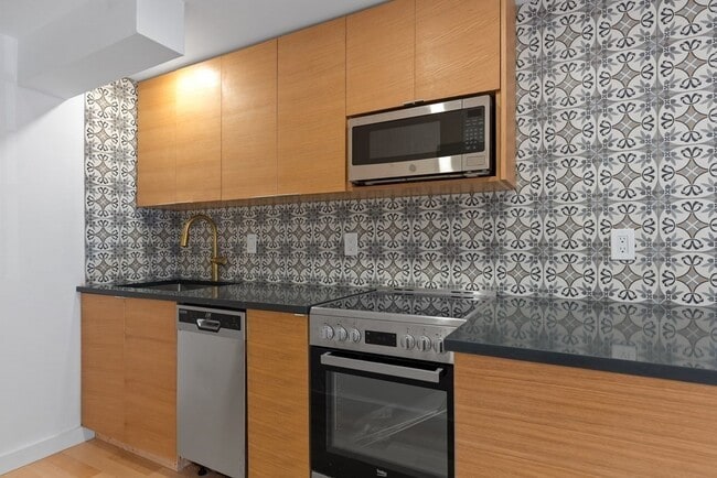 511 Beacon St, Unit 2