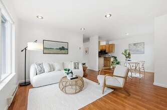 72 Bayside Ct in Richmond, CA - Building Photo - Building Photo