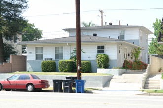 1911 W Victory Blvd in Burbank, CA - Building Photo - Building Photo