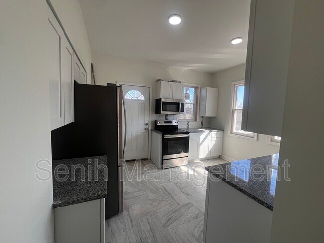 2972 Field St in Detroit, MI - Building Photo - Building Photo