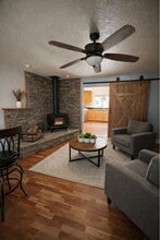 1524 Alves Rd in Weed, CA - Building Photo - Building Photo