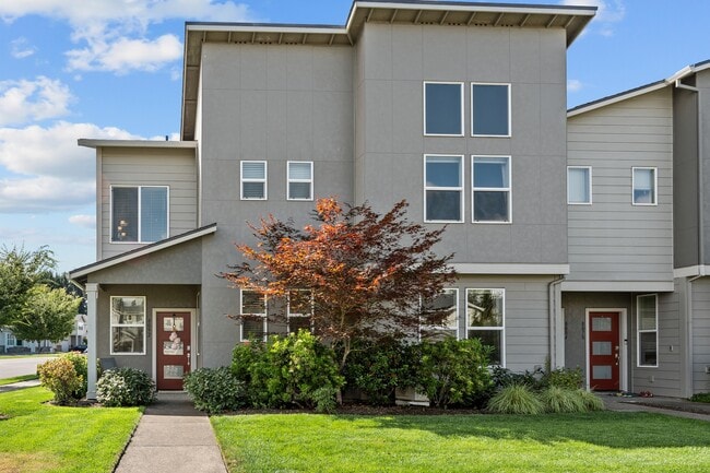 property at 892 SW Butternut St