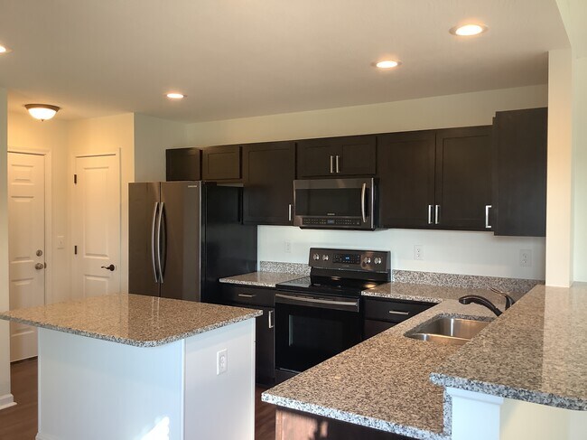 109 Sandburg Dr in Lithopolis, OH - Building Photo - Building Photo