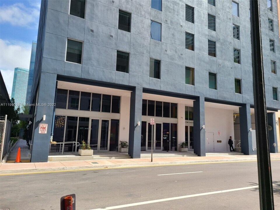 227 NE 2nd St-Unit -2311 in Miami, FL - Building Photo