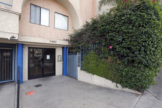 Park Mariposa Apartments in Los Angeles, CA - Building Photo - Building Photo