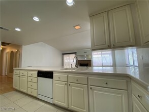 6337 O'Bannon Dr in Las Vegas, NV - Building Photo - Building Photo