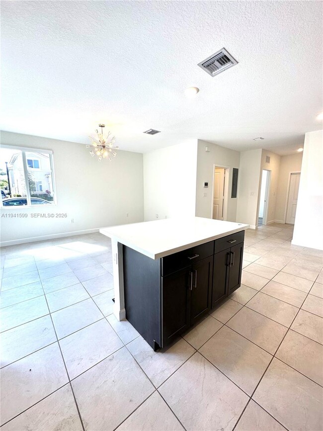 2418 SE 10th St in Homestead, FL - Building Photo - Building Photo