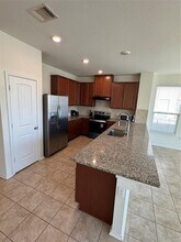 7607 Lazy Creek Dr in Austin, TX - Building Photo - Building Photo