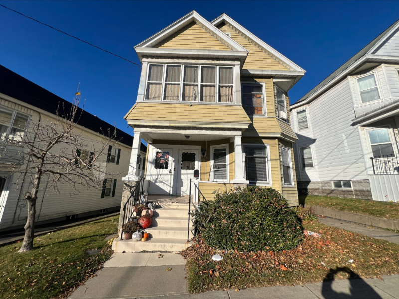 8 Lomasney Ave in Schenectady, NY - Building Photo