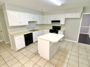 7790 Hawkcrest Dr in Memphis, TN - Building Photo - Building Photo