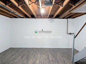 127 Elm St NE in Brewster, OH - Building Photo - Building Photo