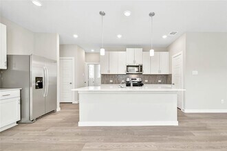 6609 Lahna Oak Dr in Conroe, TX - Foto de edificio - Building Photo